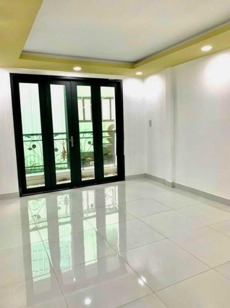 Bán nhà 3 tầng 37.95 m² tại Đường 3/2, Phường 12, Quận 11, Hồ Chí Minh